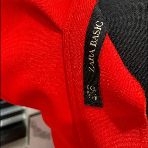 Red dress - Picture 4 of 4